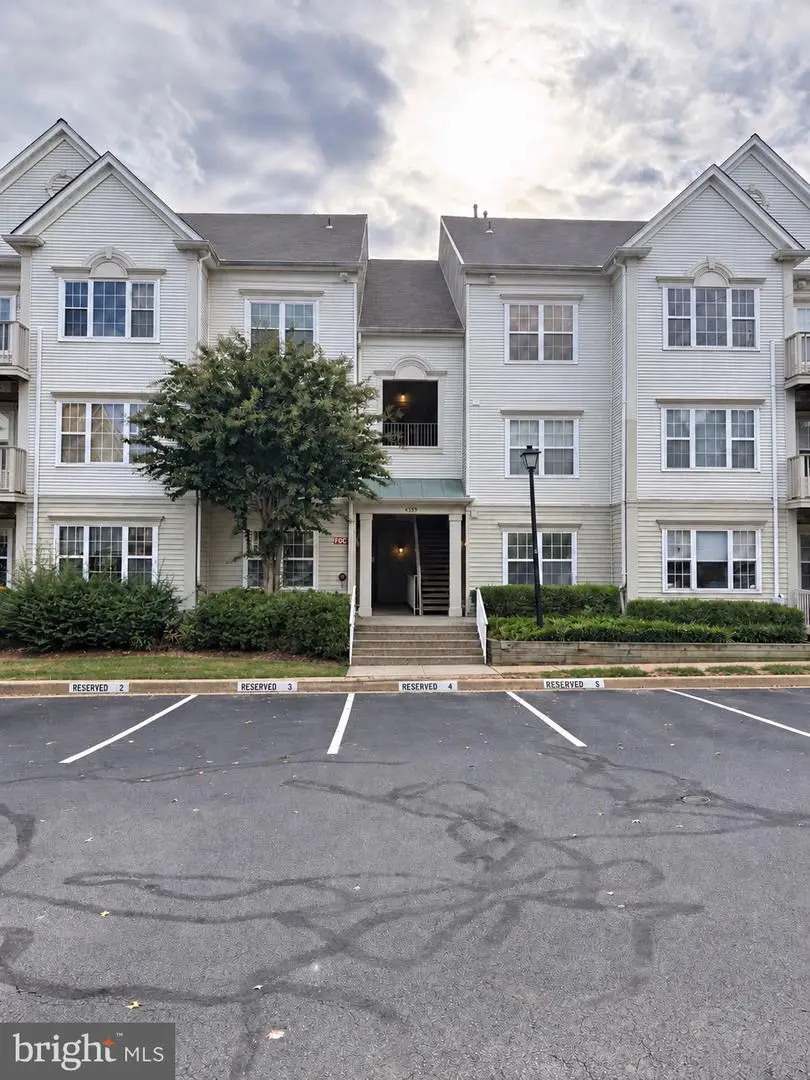 4359 Wilson Valley Dr #202, Fairfax, VA 22033 - #1