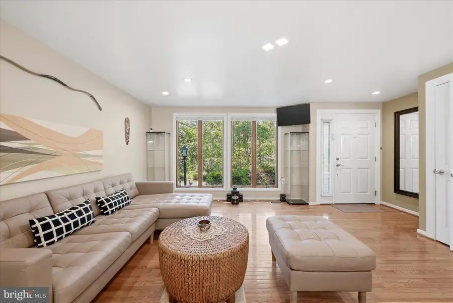 10929 Howland Dr, Reston, VA 20191 - #3
