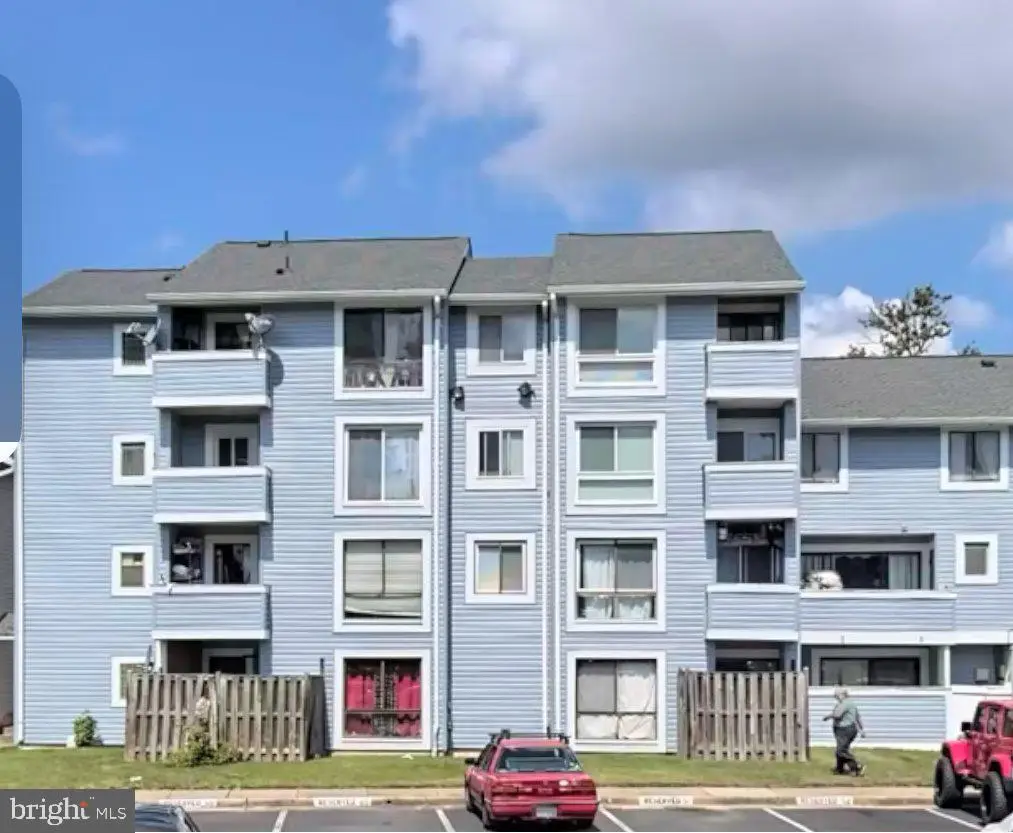 5804 Village Green Dr #f, Alexandria, VA 22309 - #1
