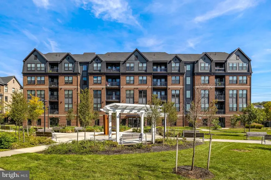 3927 Fair Ridge Dr #207, Fairfax, VA 22033 - #2