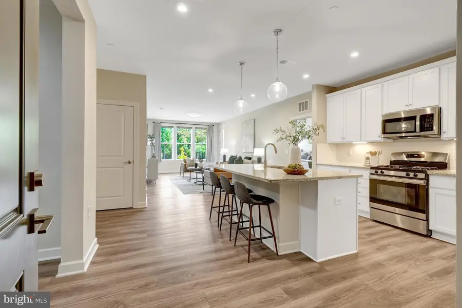 3927 Fair Ridge Dr #207, Fairfax, VA 22033 - #3