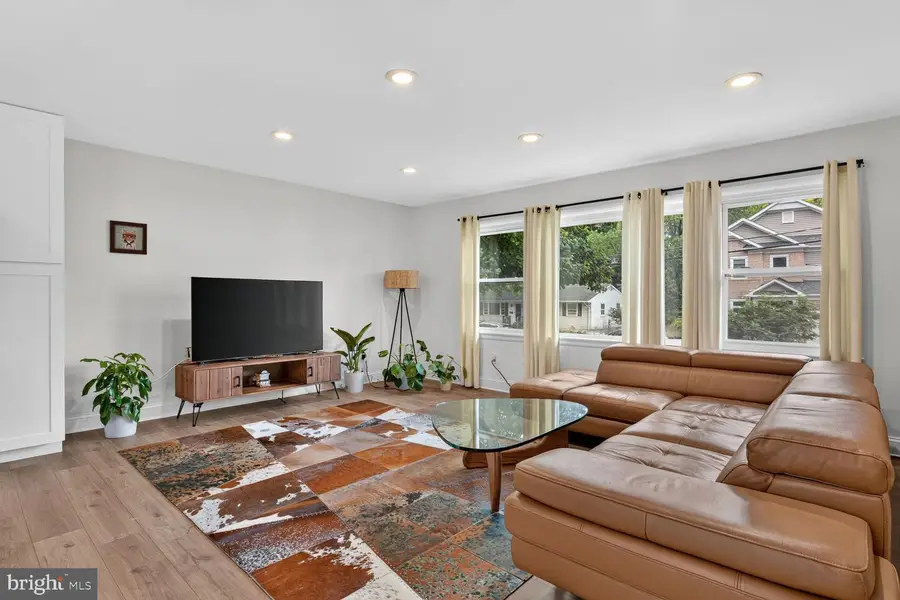1107 Hillcrest Dr Sw, Vienna, VA 22180 - #3