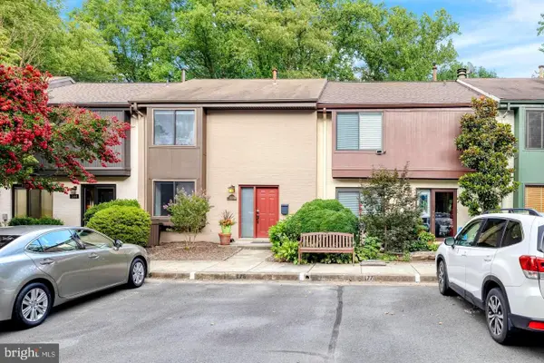 2053 Golf Course Dr, RESTON, VA 20191