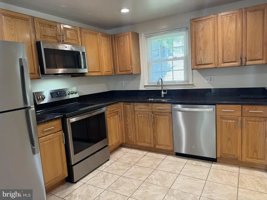 5045 Kenerson Dr, Fairfax, VA 22032 - #2
