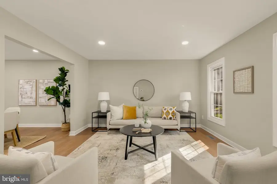 8550 Newington Forest Ct, Springfield, VA 22153 - #2