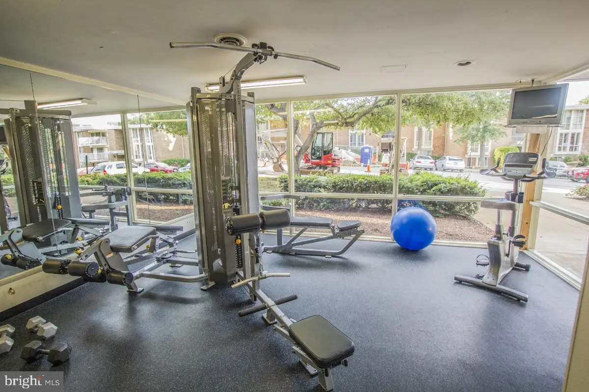 2616 Fort Farnsworth Rd #245, Alexandria, VA 22303 - #1