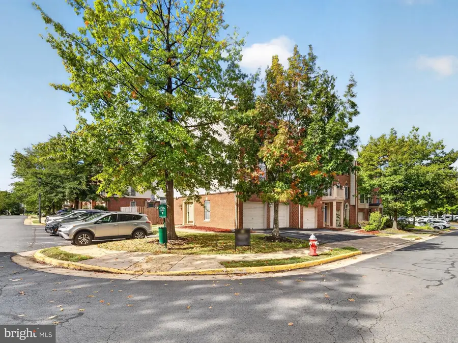 5326 Rosemallow Cir, Centreville, VA 20120 - #2