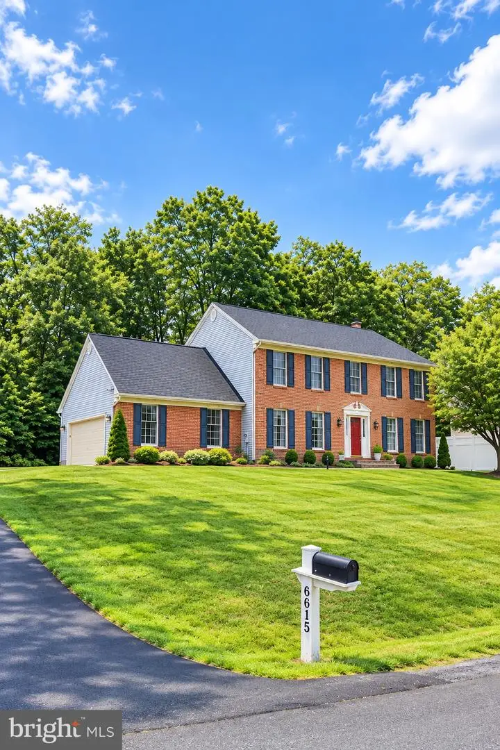 6615 White Post Rd, Centreville, VA 20121 - #1