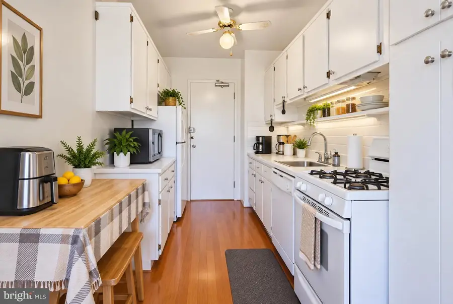 6641 Wakefield Dr #711, Alexandria, VA 22307 - #3