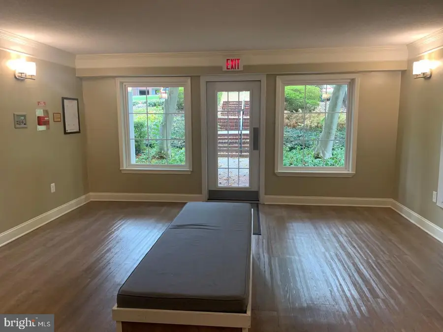 7700 Tremayne Pl #105, McLean, VA 22102 - #2