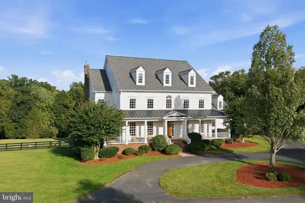 9606 Beach Mill Rd, GREAT FALLS, VA 22066