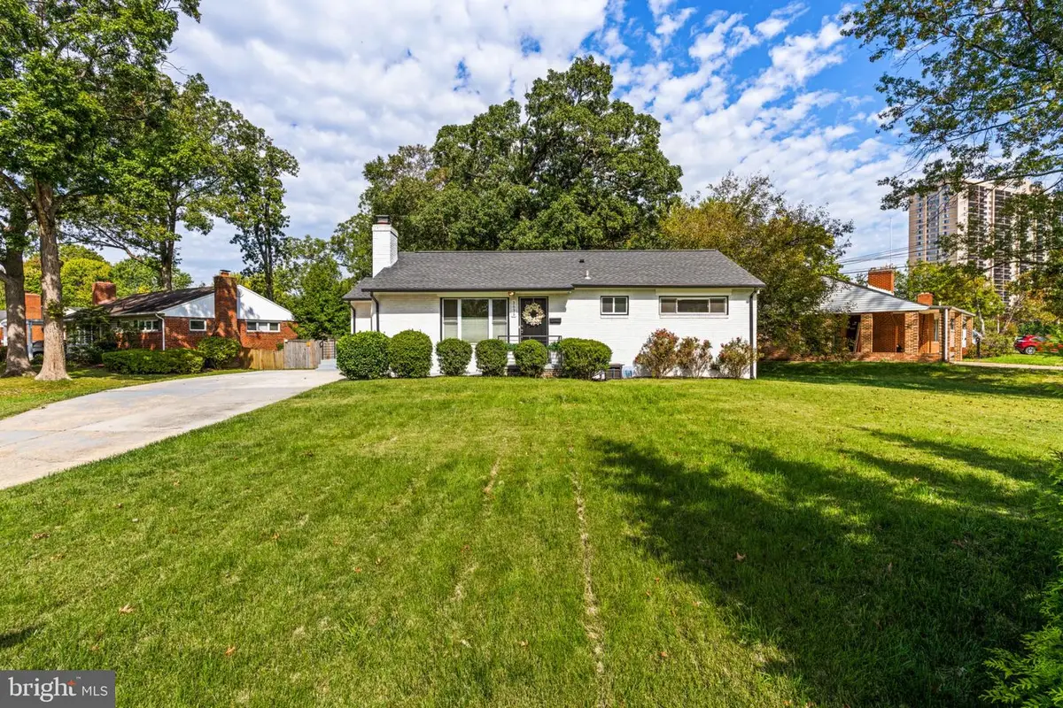 3635 Dannys Ln, Alexandria, VA 22311 - #1