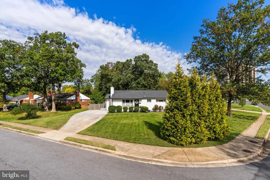3635 Dannys Ln, Alexandria, VA 22311 - #3