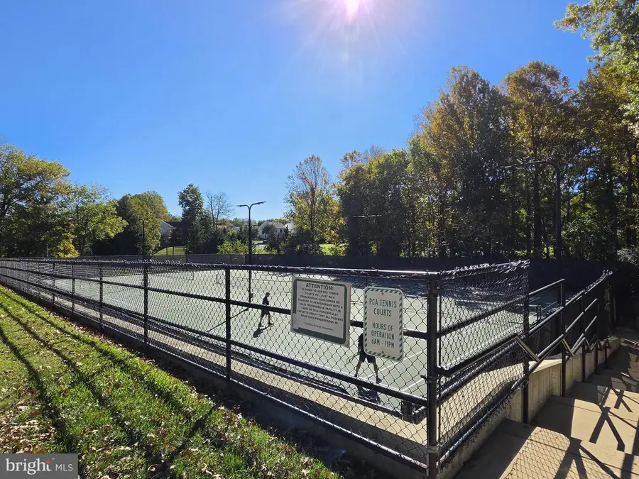 3800 Ridge Knoll Ct #305b, Fairfax, VA 22033 - #3
