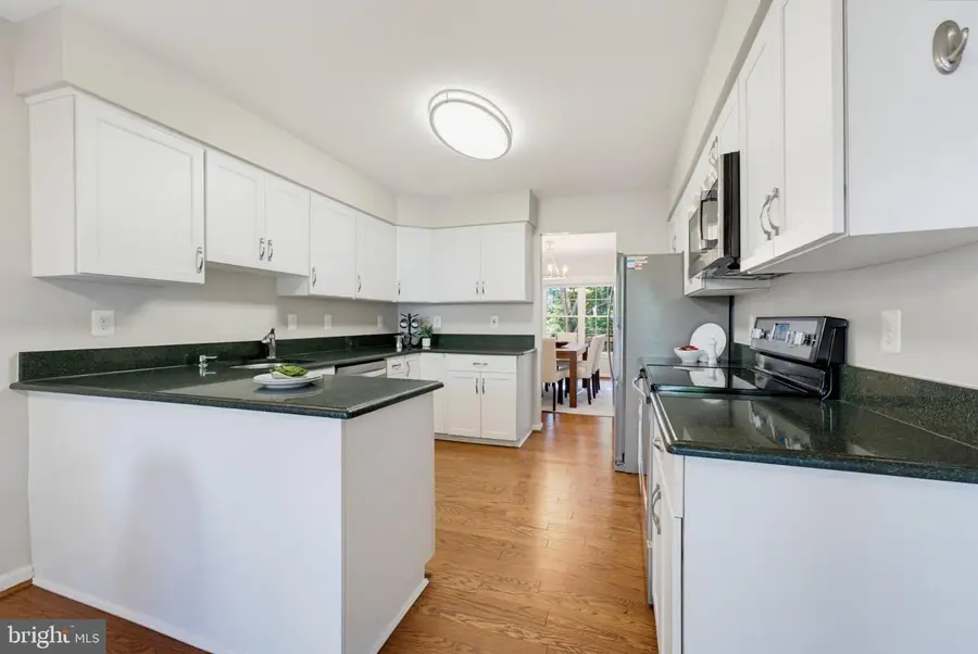 4620 Luxberry Dr, Fairfax, VA 22032 - #3
