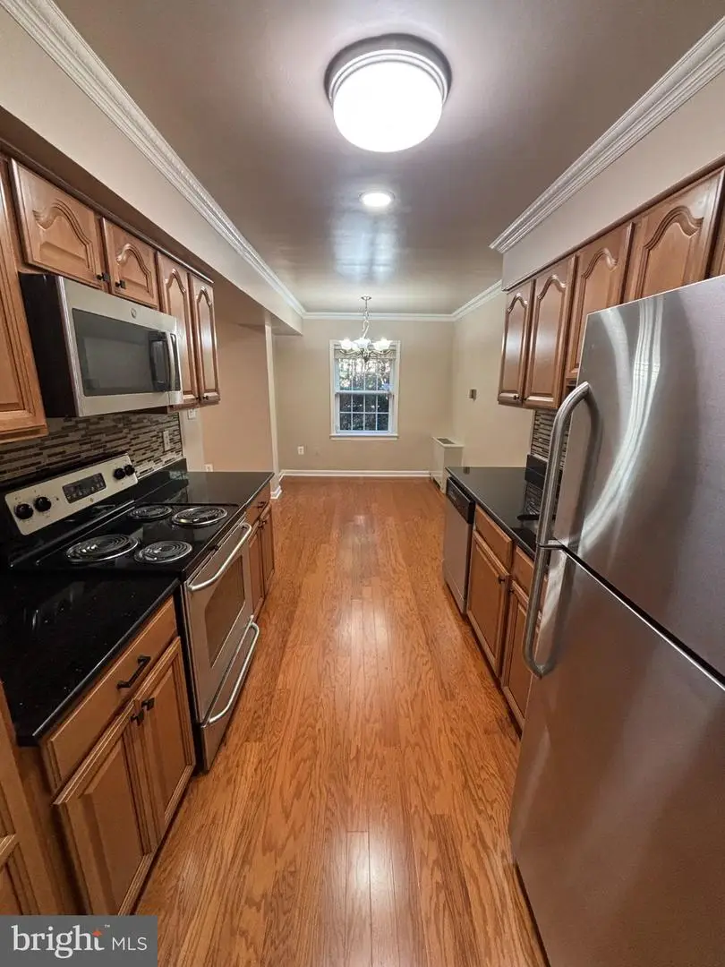 3330 Spring Ln #d-10, Falls Church, VA 22041 - #2