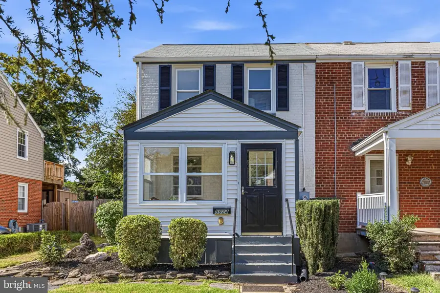 5924 Edgehill Ct, Alexandria, VA 22303 - #3