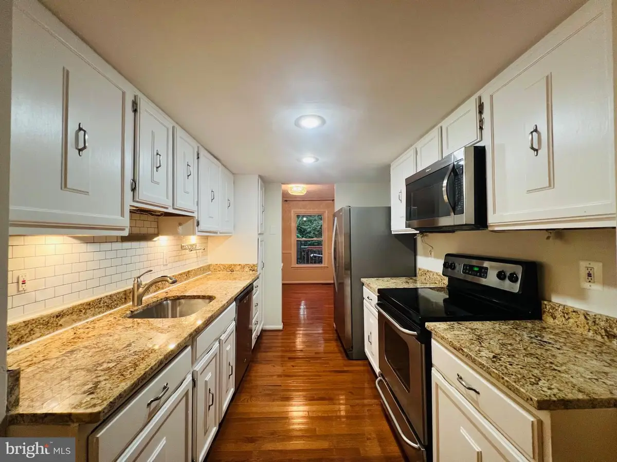 6279 Kerrydale Dr, Springfield, VA 22152 - #1