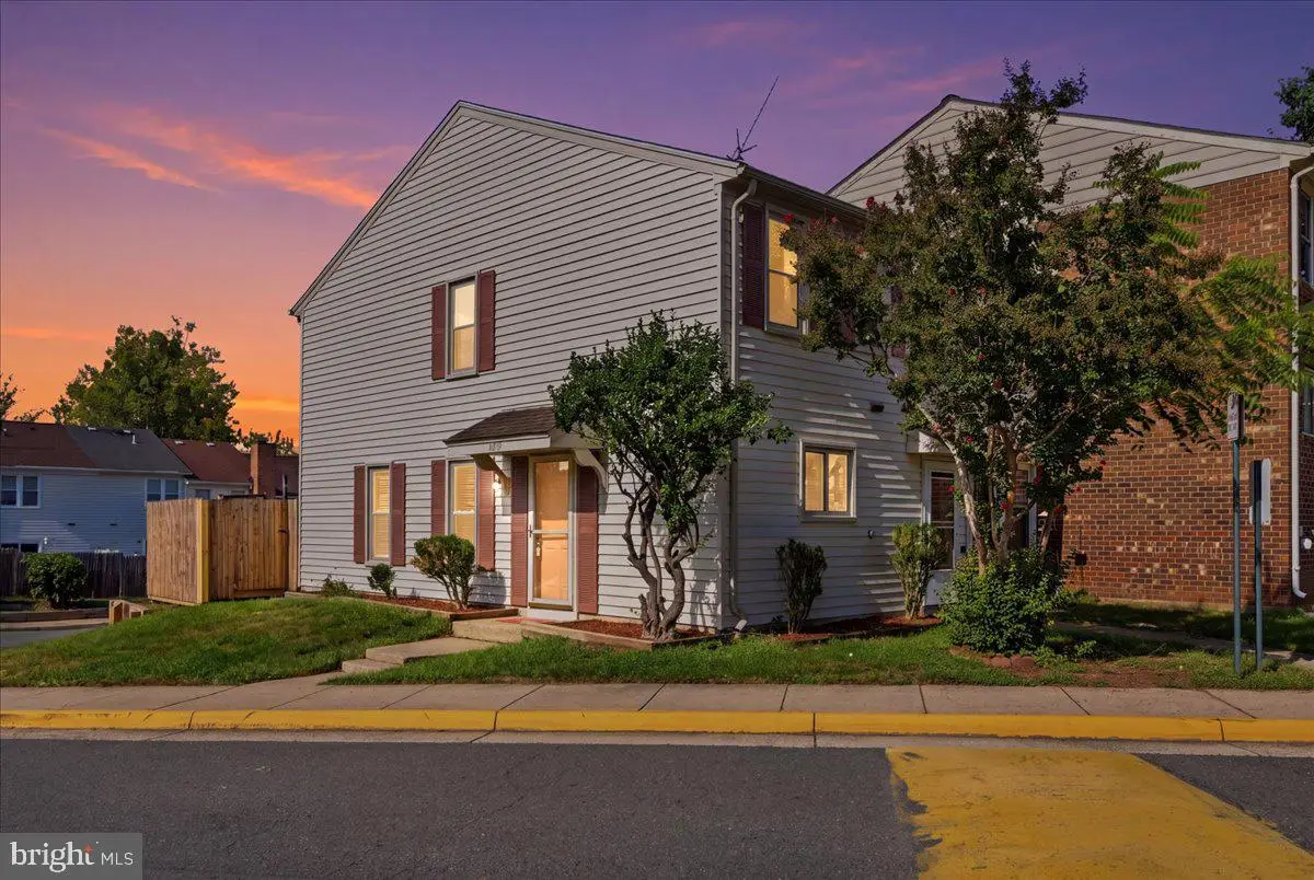 13831 Claret Ct, Chantilly, VA 20151 - #1