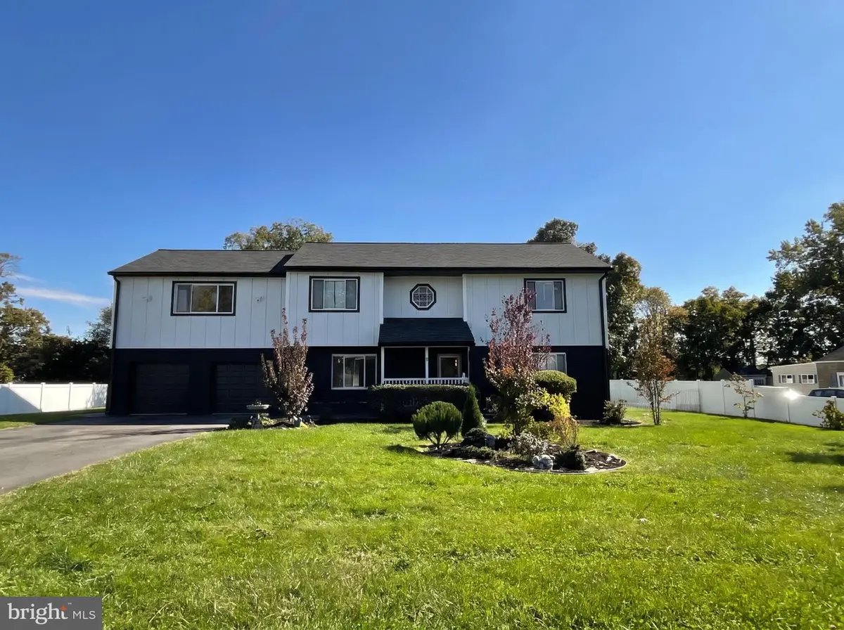 5247 Mitchell St, Alexandria, VA 22312 - #1