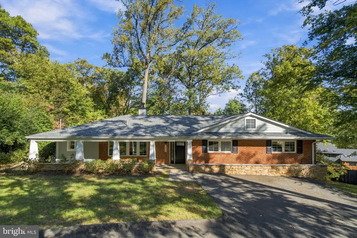 3412 Barger Dr, Falls Church, VA 22044 - #1