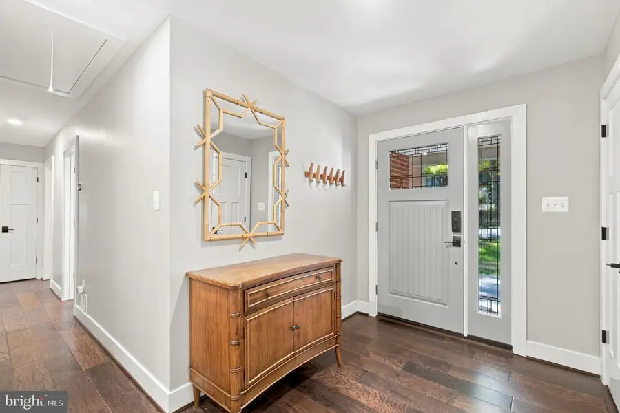 3412 Barger Dr, Falls Church, VA 22044 - #3
