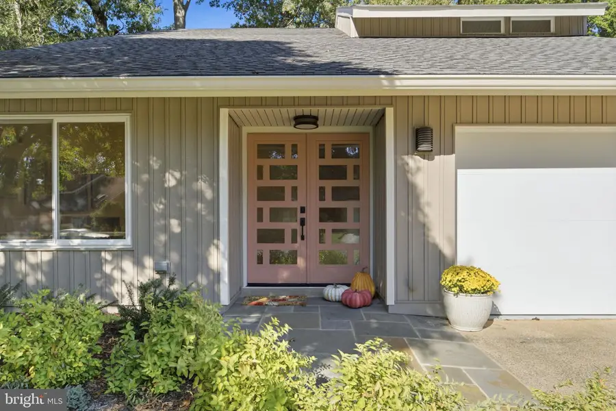 10414 Pearl St, Fairfax, VA 22032 - #2