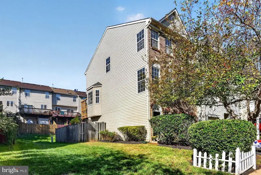 6334 James Harris Way, Centreville, VA 20121 - #2