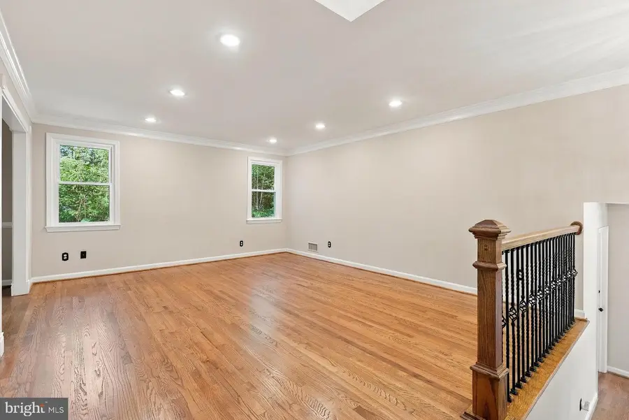 8706 Braeburn Dr, Annandale, VA 22003 - #3