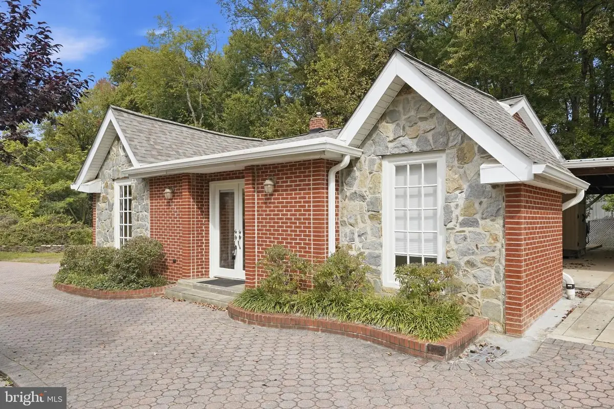 6312 Old Dominion Dr, McLean, VA 22101 - #1