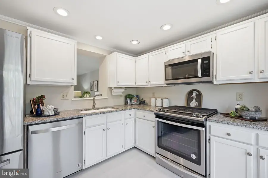 5905 Grisby House Ct, Centreville, VA 20120 - #2