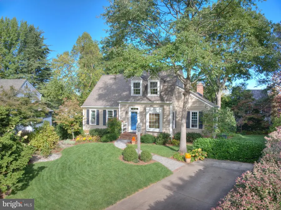 11800 Briar Mill Ln, Reston, VA 20194 - #3