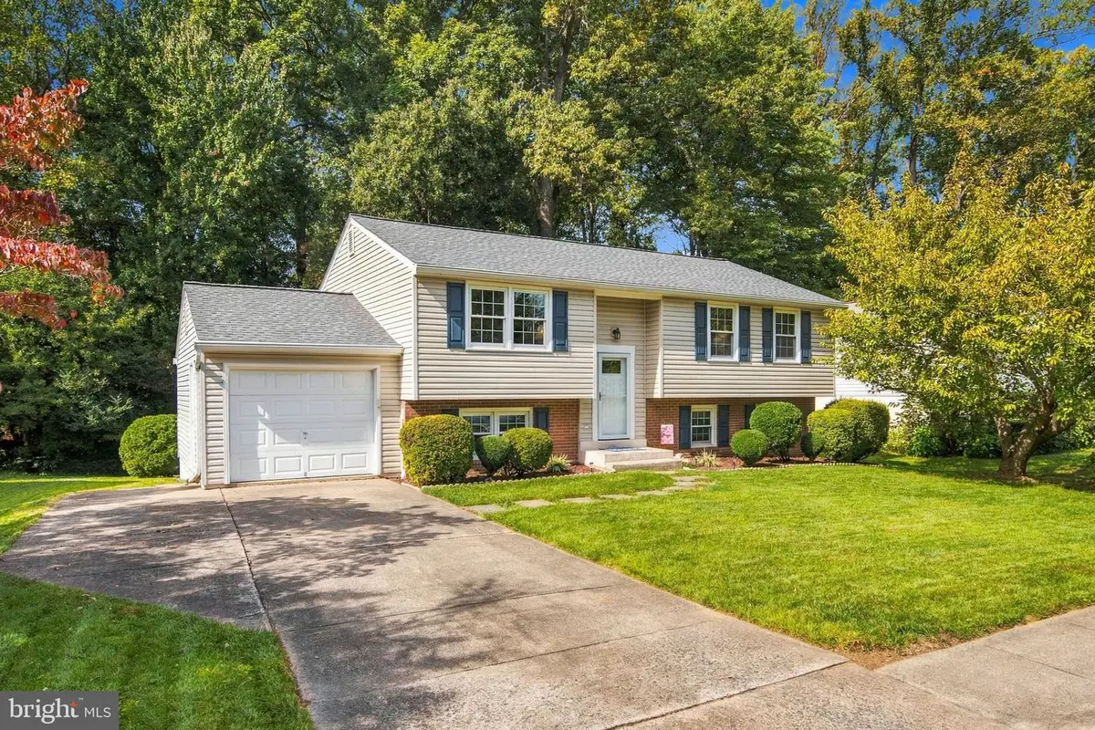 5038 Kenerson Dr, Fairfax, VA 22032 - #1