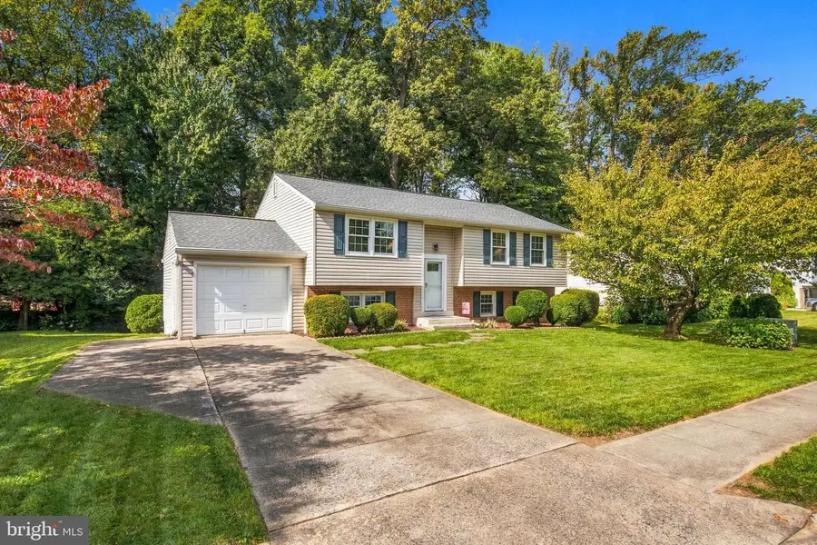 5038 Kenerson Dr, Fairfax, VA 22032 - #3