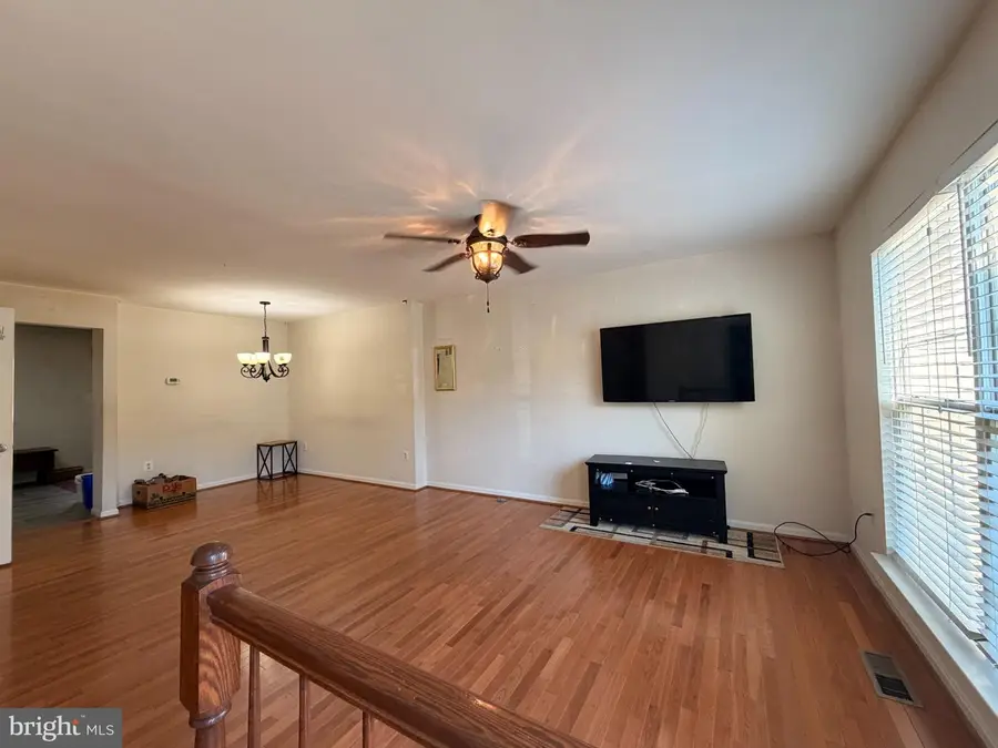 6778 Jenny Leigh Ct, Centreville, VA 20121 - #3