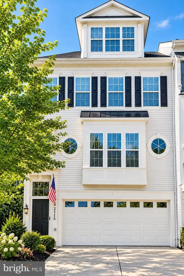 2115 Capstone Cir, Herndon, VA 20170 - #1
