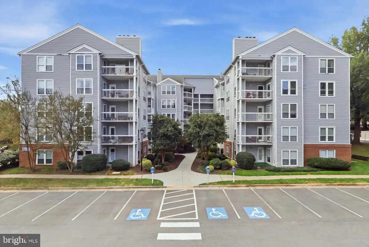 3178 Summit Square Dr #3-a8, Oakton, VA 22124 - #1