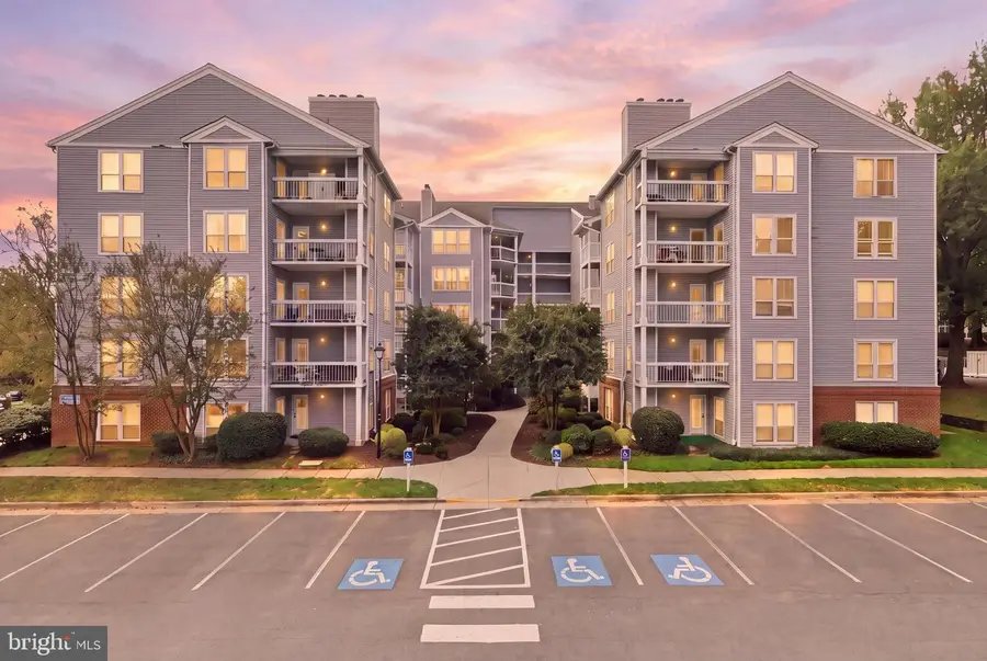3178 Summit Square Dr #3-a8, Oakton, VA 22124 - #2