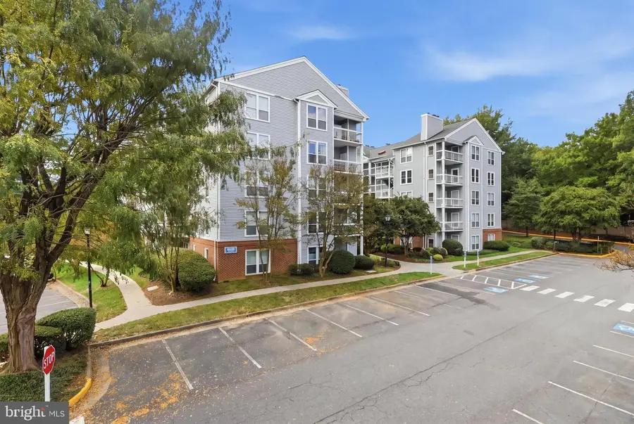 3178 Summit Square Dr #3-a8, Oakton, VA 22124 - #3