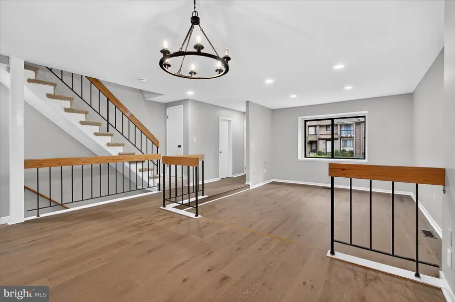 5822 Jacksons Oak Ct, Burke, VA 22015 - #3