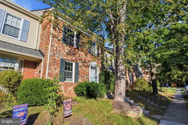 10342 Granite Creek Ln, OAKTON, VA 22124