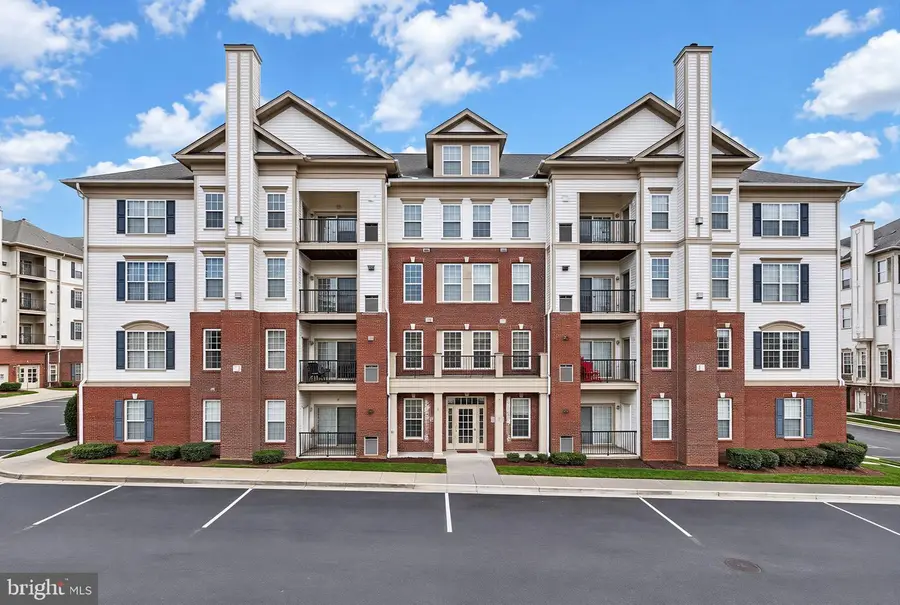 11575 Cavalier Landing Ct #402, Fairfax, VA 22030 - #2