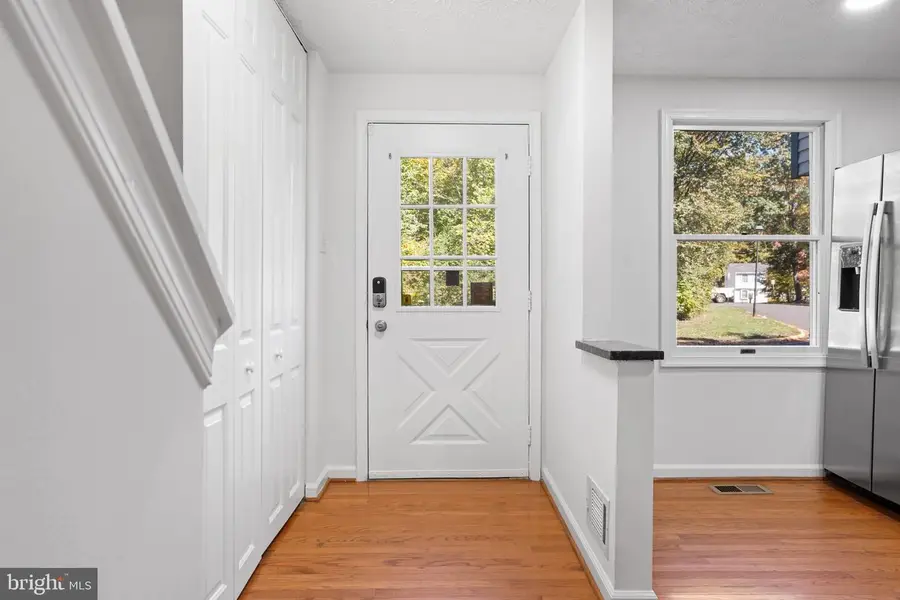 8006 Grandview Ct, Springfield, VA 22153 - #2
