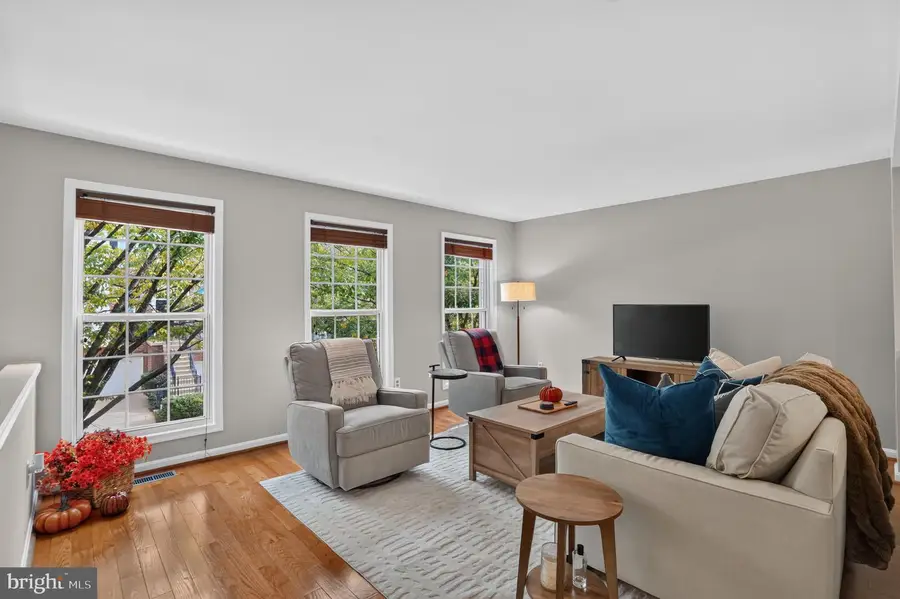 2718 Pembsly Dr, Vienna, VA 22181 - #2