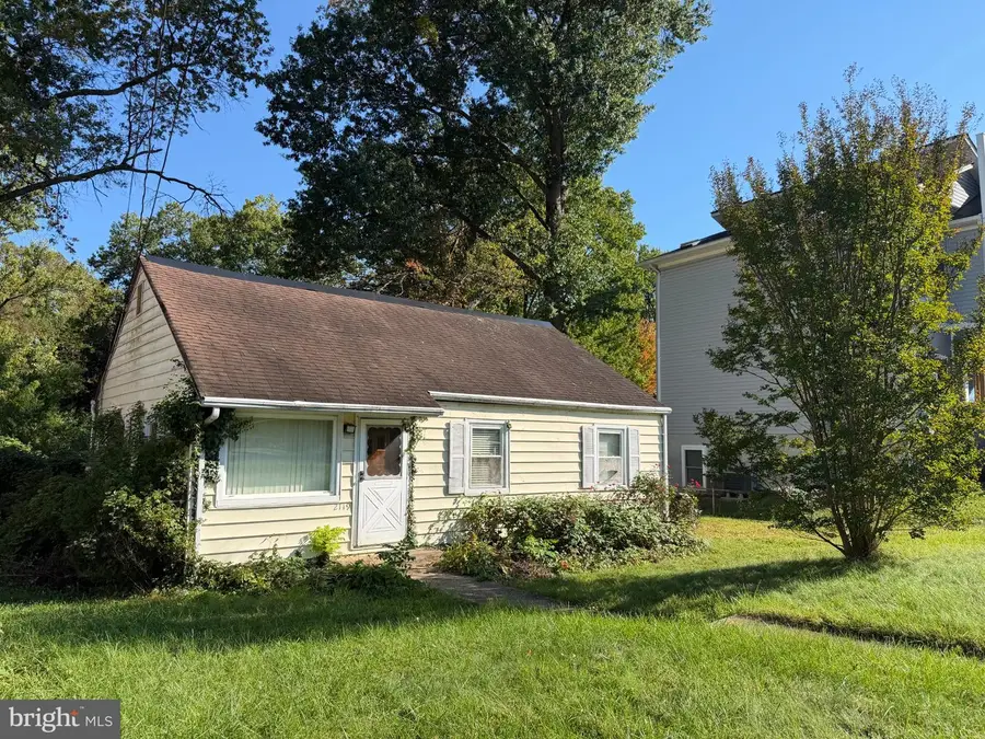 2119 Pimmit Dr, Falls Church, VA 22043 - #2