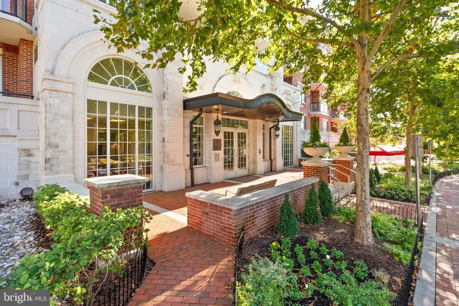 6900 Fleetwood Rd #315, McLean, VA 22101 - #2