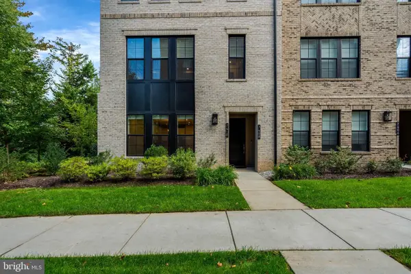 7410 Backett Wood Ter #801, MCLEAN, VA 22102