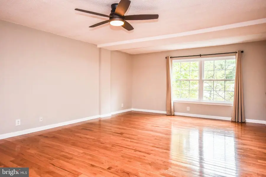 7721 Tremayne Pl #301, McLean, VA 22102 - #2