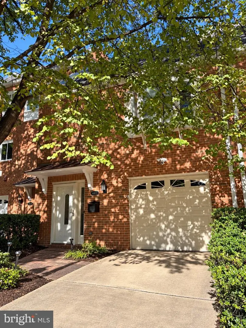 6916 Mclean Park Manor Ct, McLean, VA 22101 - #1