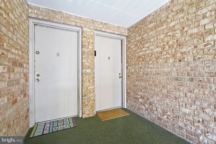 2648 Redcoat Dr #102-2d, Alexandria, VA 22303 - #3